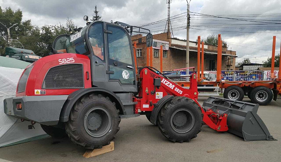 Погрузчик фронтальный HZM S8250